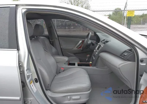 2010 Toyota Camry Hybrid z USA, uszkodzony, nr VIN 4T1BB3EK4AU115995